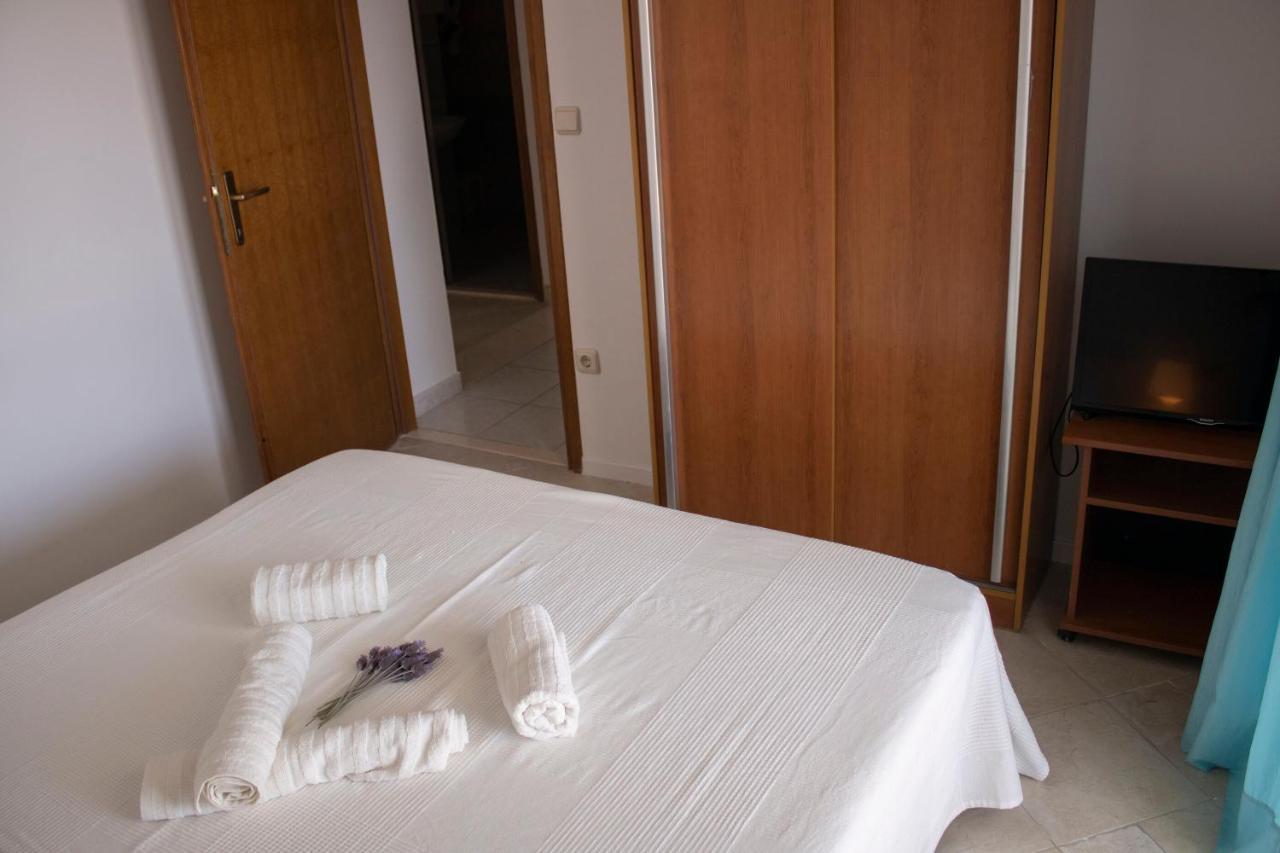 Apartments And Rooms Nikola Оміш Екстер'єр фото
