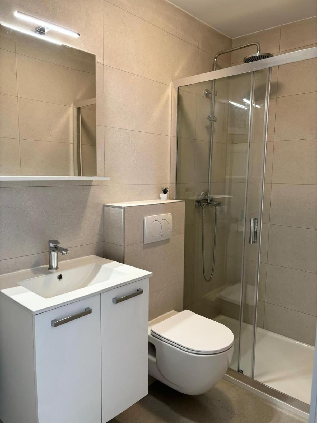 Apartments And Rooms Nikola Оміш Екстер'єр фото