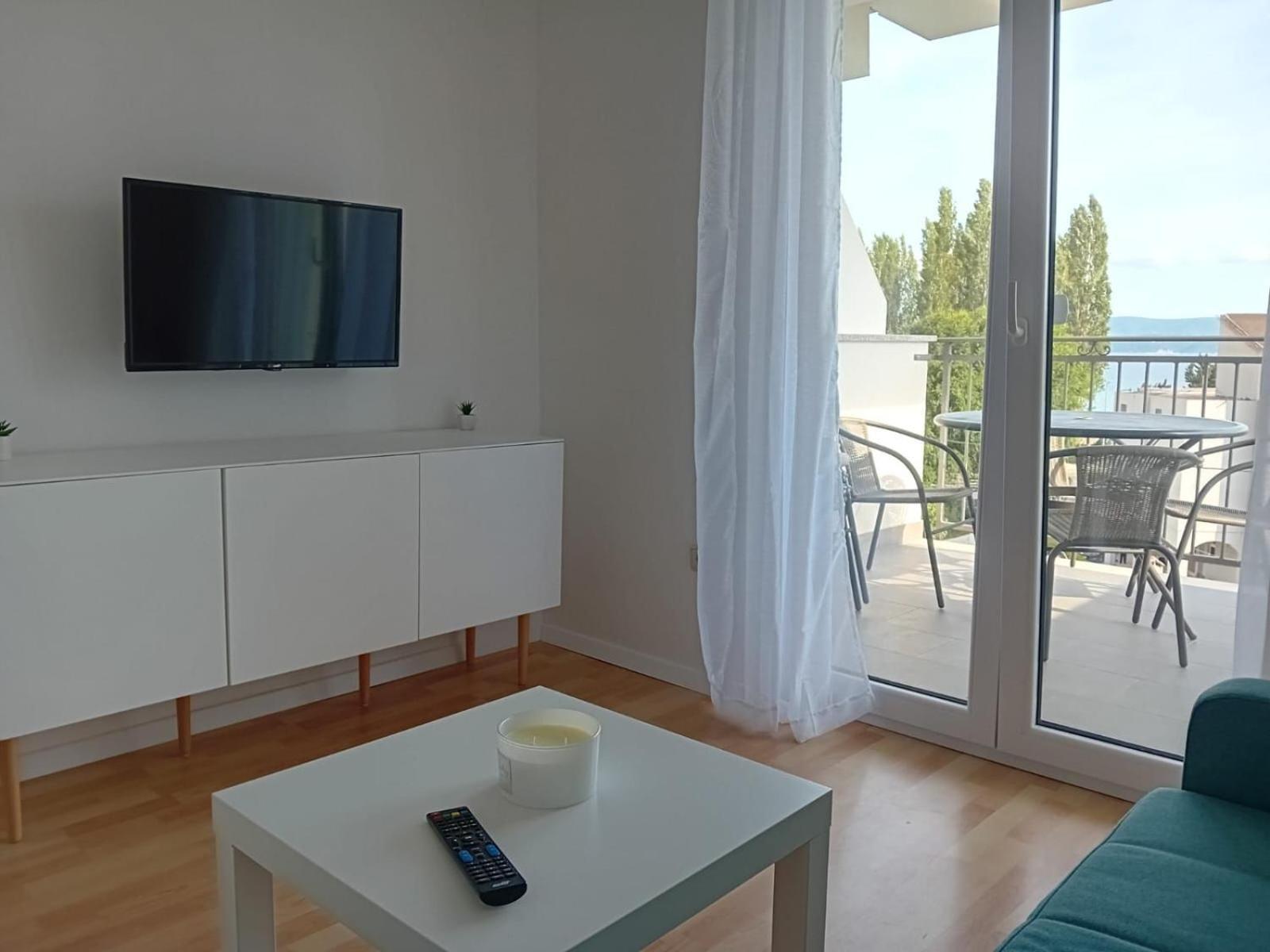 Apartments And Rooms Nikola Оміш Екстер'єр фото
