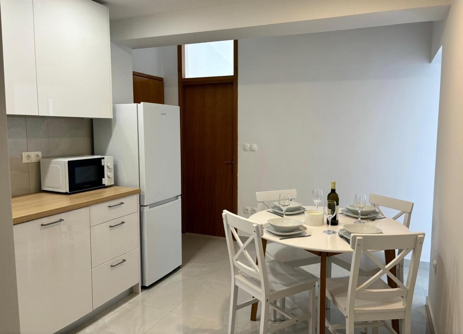 Apartments And Rooms Nikola Оміш Екстер'єр фото