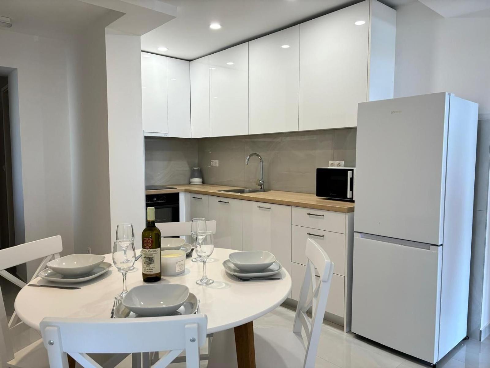 Apartments And Rooms Nikola Оміш Екстер'єр фото